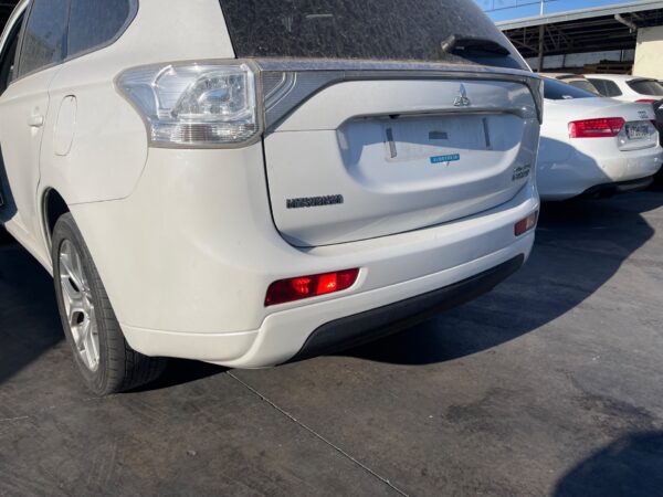 PARAGOLPES TRASERO MITSUBISHI OUTLANDER (GF0/GG0)