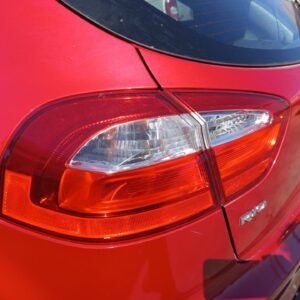 PILOTO TRASERO IZQUIERDO KIA RIO (UB)