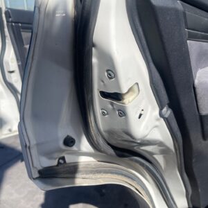 CERRADURA PUERTA TRASERA IZQUIERDA MITSUBISHI MONTERO (V80/V90)