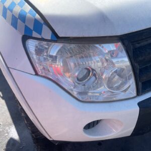 FARO DERECHO MITSUBISHI MONTERO (V80/V90)