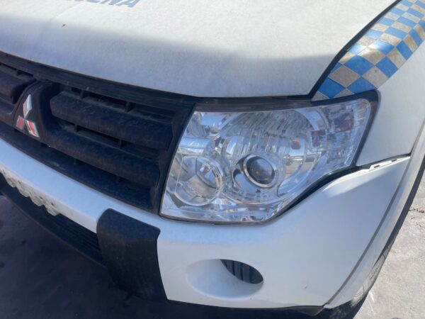FARO IZQUIERDO MITSUBISHI MONTERO (V80/V90)