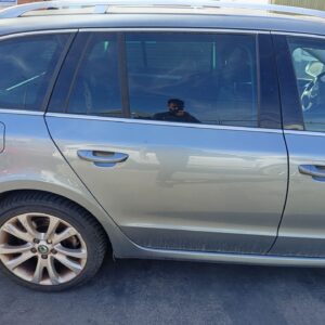 PUERTA TRASERA DERECHA SKODA SUPERB COMBI (3T5)