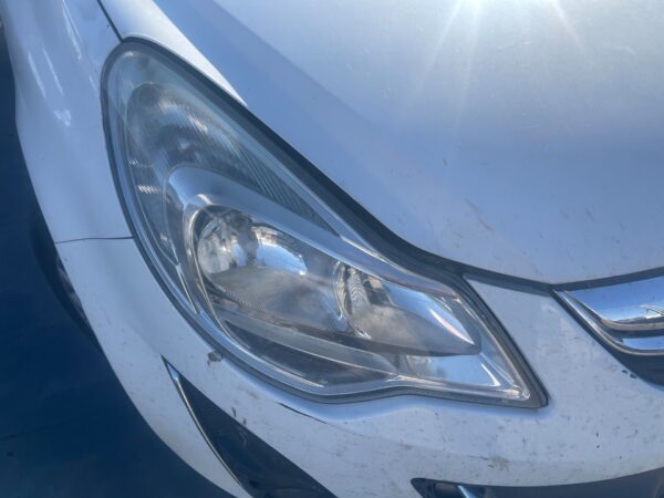 FARO DERECHO OPEL CORSA D