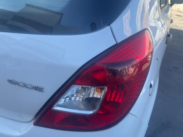 PILOTO TRASERO DERECHO OPEL CORSA D