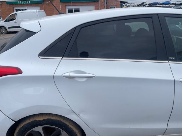 PUERTA TRASERA DERECHA HYUNDAI I30 (GD)