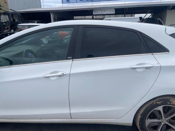 PUERTA TRASERA IZQUIERDA HYUNDAI I30 (GD)