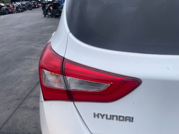 PILOTO TRASERO IZQUIERDO INTERIOR HYUNDAI I30 (GD)