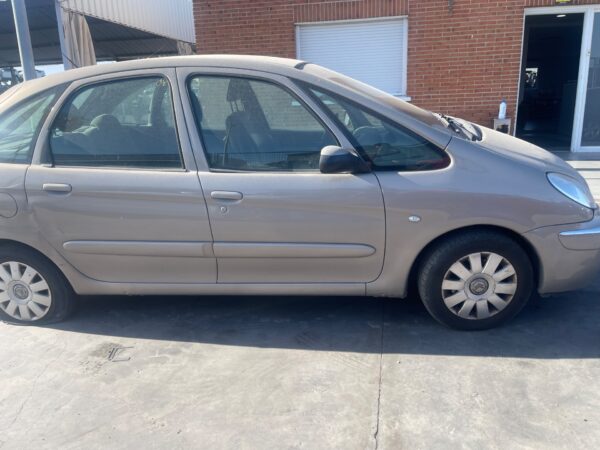 PARAGOLPES TRASERO CITROEN XSARA PICASSO - Imagen 2
