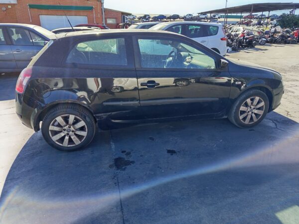 CONDENSADOR / RADIADOR  AIRE ACONDICIONADO FIAT STILO (192) - Imagen 3