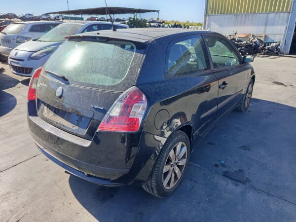 CONDENSADOR / RADIADOR  AIRE ACONDICIONADO FIAT STILO (192) - Imagen 4