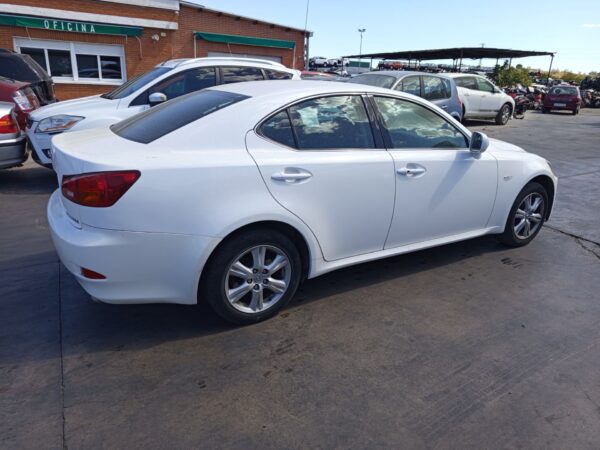 PILOTO TRASERO DERECHO LEXUS IS (DS2/IS2) - Imagen 5