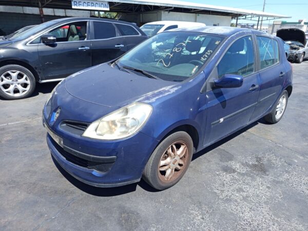 FARO DERECHO RENAULT CLIO III - Imagen 2