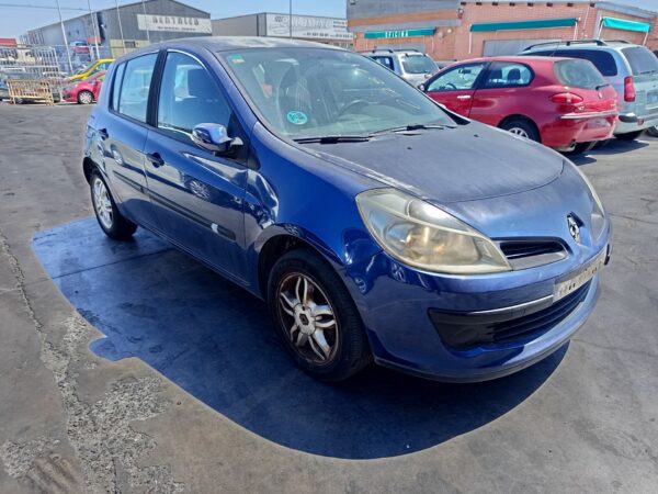 FARO DERECHO RENAULT CLIO III - Imagen 4