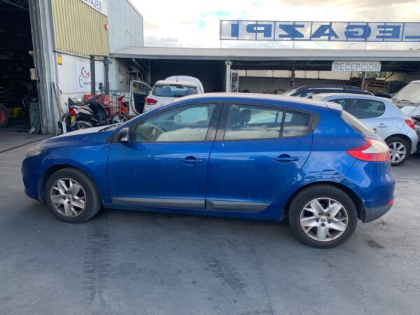 FARO IZQUIERDO RENAULT MEGANE III BERLINA 5P - Imagen 4