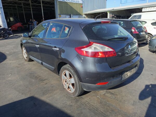 PILOTO TRASERO IZQUIERDO RENAULT MEGANE III BERLINA 5P - Imagen 4