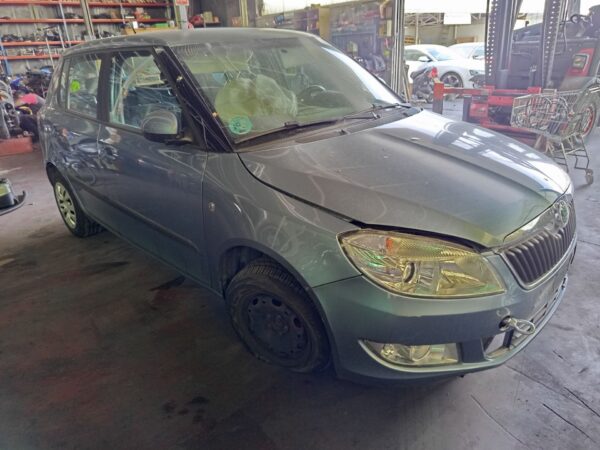 PARAGOLPES TRASERO SKODA FABIA (5J2) - Imagen 4
