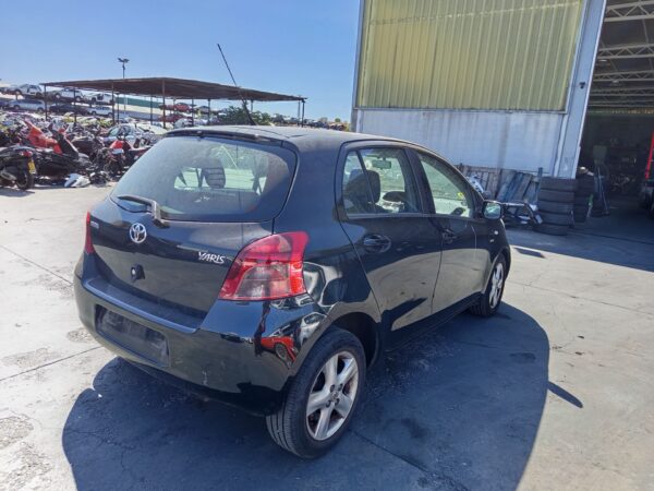 FARO IZQUIERDO TOYOTA YARIS (KSP9/SCP9/NLP9)