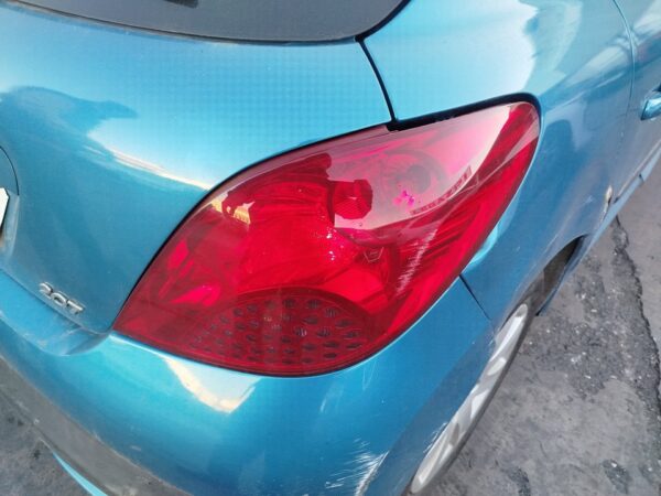 PILOTO TRASERO DERECHO PEUGEOT 207