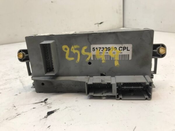 CAJA RELES / FUSIBLES LANCIA YPSILON (101)