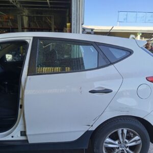 PUERTA TRASERA IZQUIERDA HYUNDAI IX35 (EL/LM)