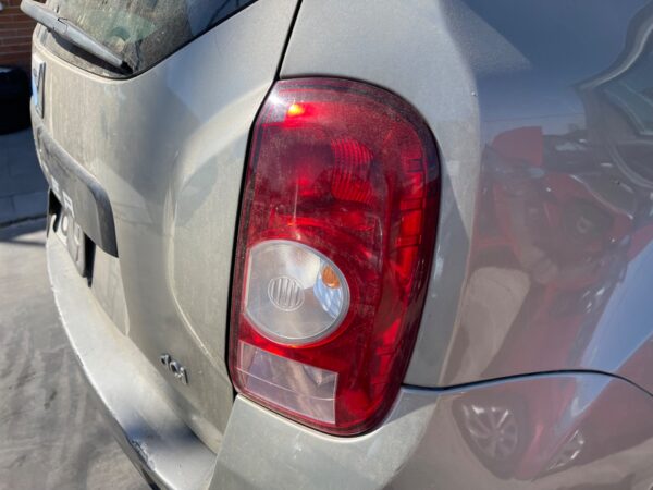 PILOTO TRASERO DERECHO DACIA DUSTER I