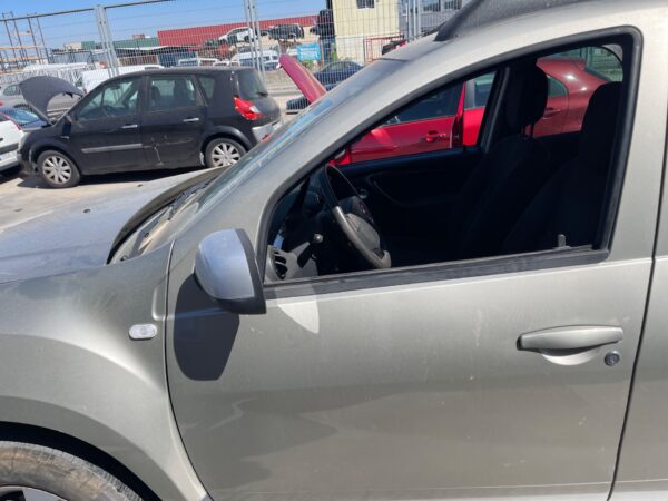 PUERTA DELANTERA IZQUIERDA DACIA DUSTER I
