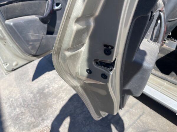 CERRADURA PUERTA TRASERA IZQUIERDA DACIA DUSTER I