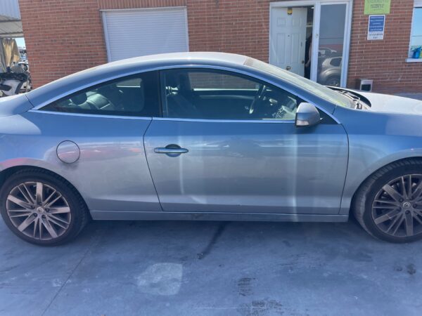PUERTA DELANTERA DERECHA RENAULT LAGUNA III COUPE