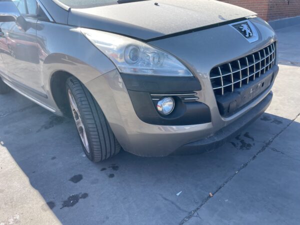 PARAGOLPES DELANTERO PEUGEOT 3008