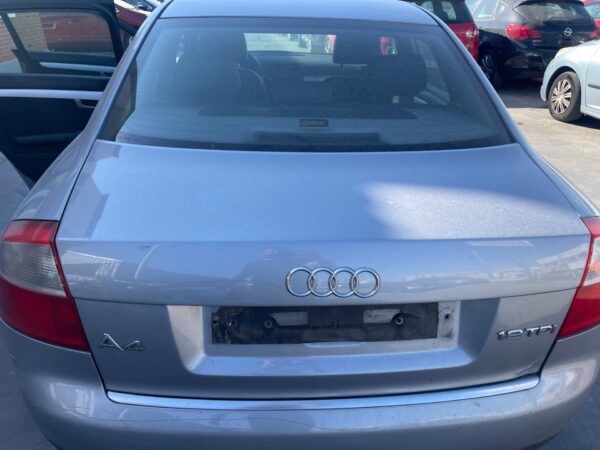TAPA MALETERO AUDI A4 BERLINA (8E)