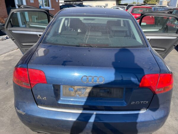TAPA MALETERO AUDI A4 BERLINA (8E)