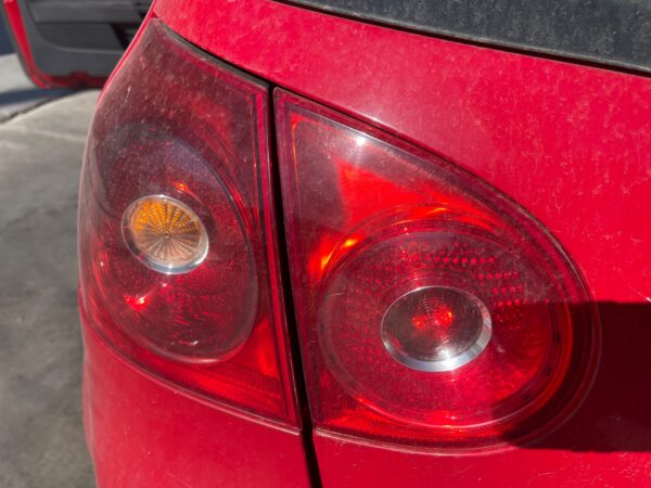 PILOTO TRASERO IZQUIERDO INTERIOR VOLKSWAGEN GOLF V (1K1)(10.2003)
