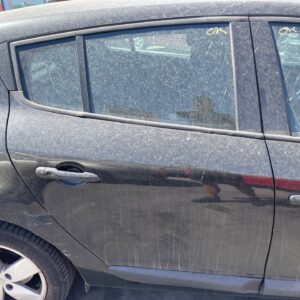 PUERTA TRASERA DERECHA RENAULT MEGANE III BERLINA 5P