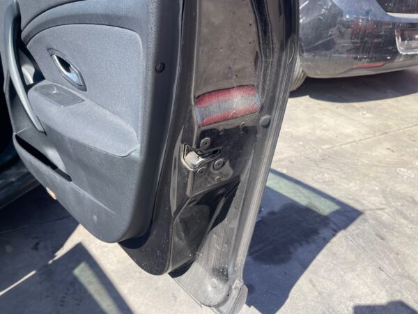 CERRADURA PUERTA DELANTERA DERECHA RENAULT MEGANE III BERLINA 5P