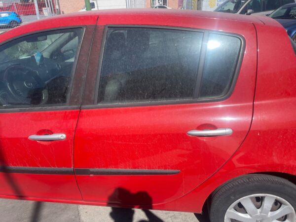 PUERTA TRASERA IZQUIERDA RENAULT CLIO III