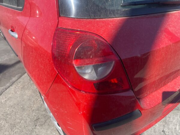PILOTO TRASERO IZQUIERDO RENAULT CLIO III