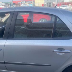 PUERTA TRASERA IZQUIERDA RENAULT LAGUNA II (BG0)