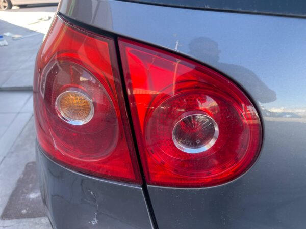 PILOTO TRASERO IZQUIERDO INTERIOR VOLKSWAGEN GOLF V (1K1)(10.2003)