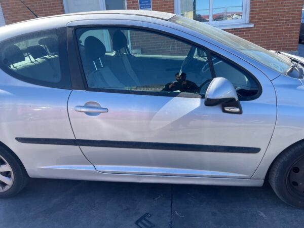 PUERTA DELANTERA DERECHA PEUGEOT 207