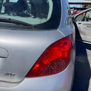PILOTO TRASERO DERECHO PEUGEOT 207