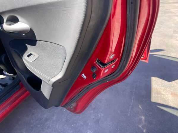 CERRADURA PUERTA TRASERA DERECHA TOYOTA AURIS (E15)