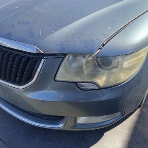FARO IZQUIERDO SKODA SUPERB COMBI (3T5)