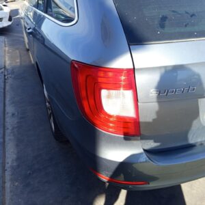 PILOTO TRASERO IZQUIERDO SKODA SUPERB COMBI (3T5)
