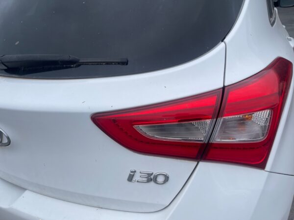 PILOTO TRASERO DERECHO INTERIOR HYUNDAI I30 (GD)