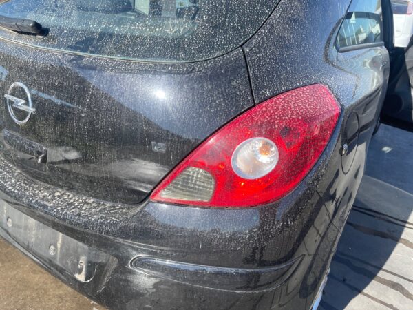 PILOTO TRASERO DERECHO OPEL CORSA D