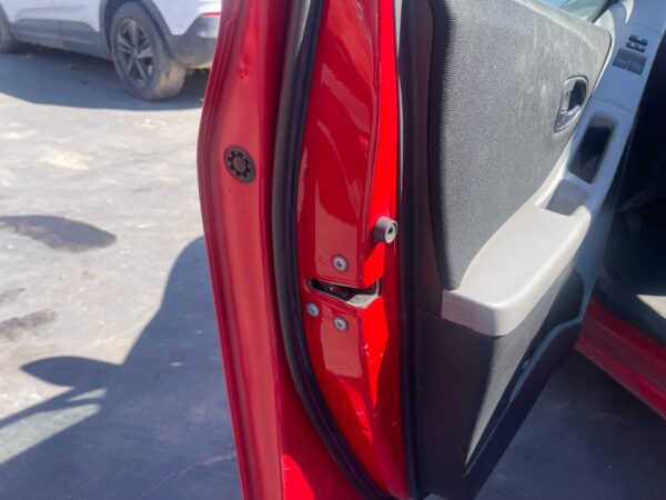 CERRADURA PUERTA DELANTERA IZQUIERDA TOYOTA YARIS (KSP9/SCP9/NLP9)