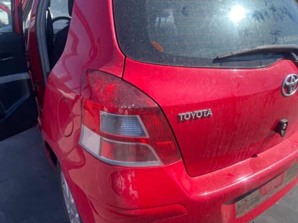 PILOTO TRASERO IZQUIERDO TOYOTA YARIS (KSP9/SCP9/NLP9)