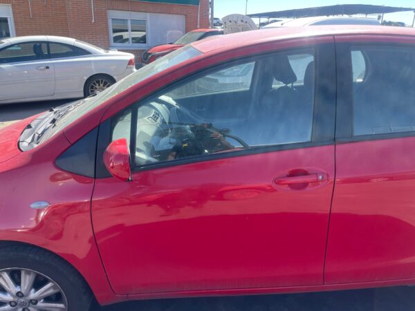 PUERTA DELANTERA DERECHA TOYOTA YARIS (KSP9/SCP9/NLP9)