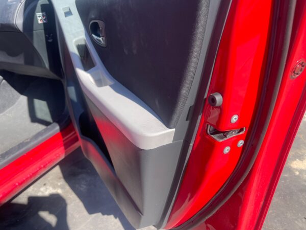 CERRADURA PUERTA DELANTERA DERECHA TOYOTA YARIS (KSP9/SCP9/NLP9)