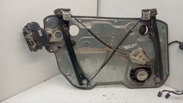 ELEVALUNAS DELANTERO DERECHO SEAT CORDOBA BERLINA (6L2)